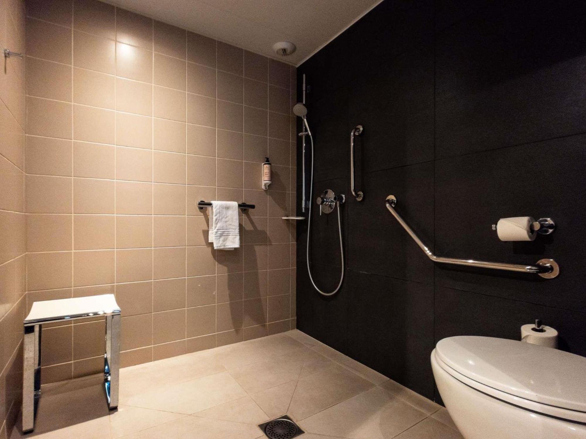 Mercure Centre Gare Montparnasse 4*